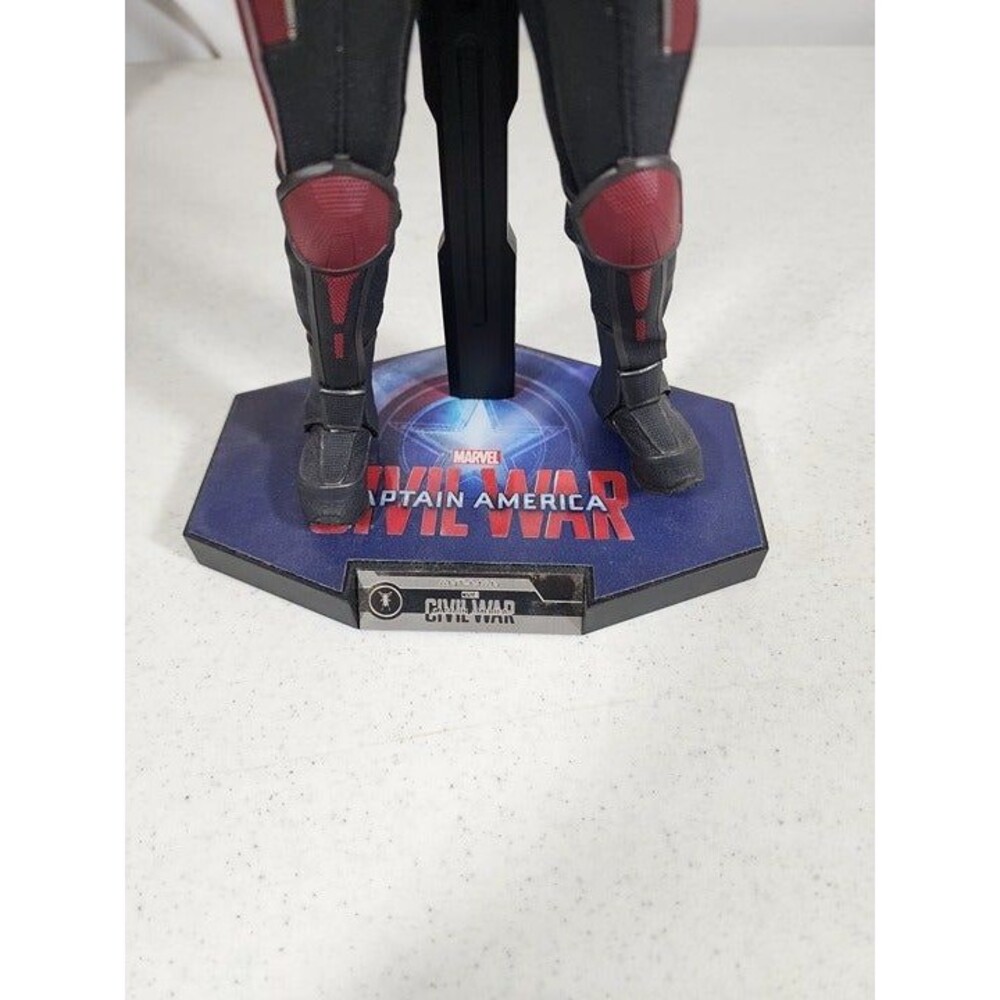Hot Toys ANT-MAN - Picture 6 of 7